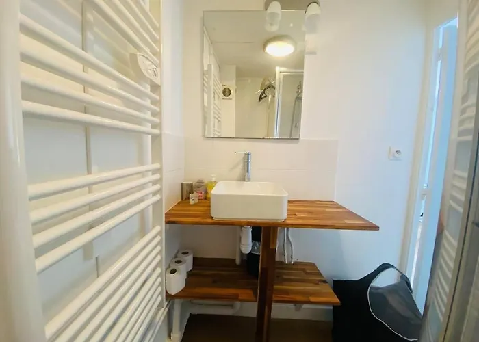 Le Aigle - Proche Quais Rive Droite - 249 *